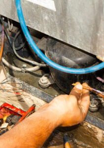 Buscando por Conserto de Frigobar em Curitiba? servico-conserto-geladeira (4)